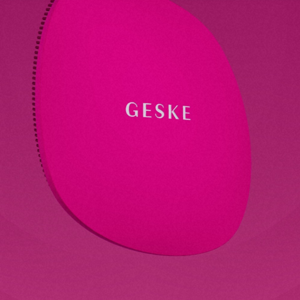 Geske Facial Brush 4 in 1 gently effectively cleanses
your pores smart app guide